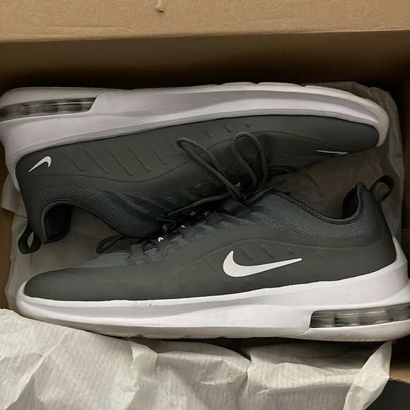 Nike Other - Nike air max axis